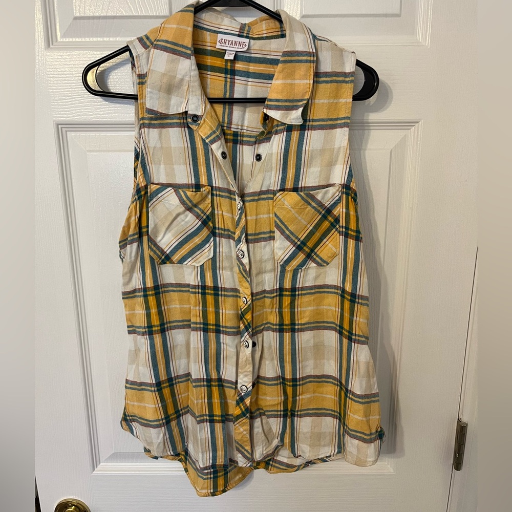 Plaid Sleeveless Blouse